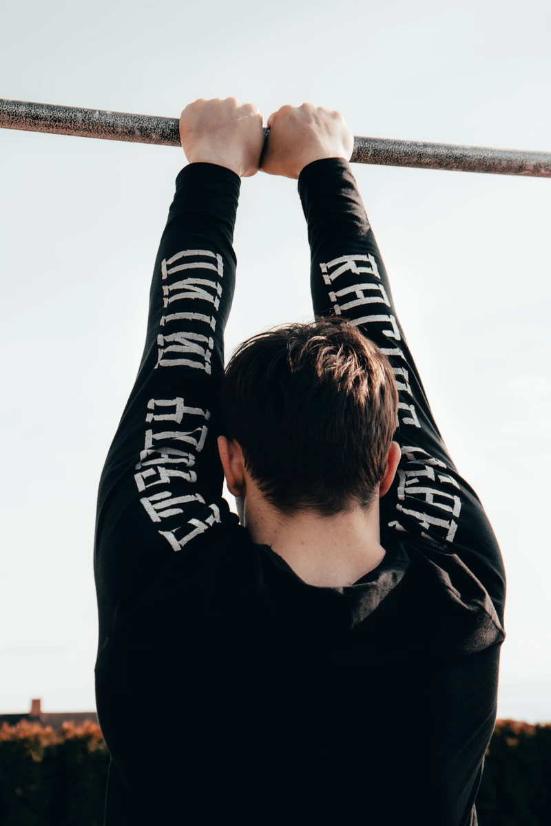 Long Fit Long-Sleeve