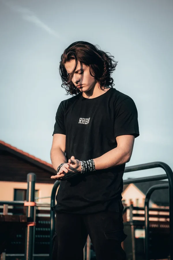 RHSM LONG FIT TEE Black - Image 8